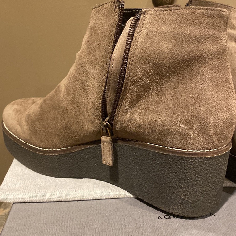 Aquatalia Vina Suede Wedge Platform Ankle Booties; 8.5 - Picture 3 of 8